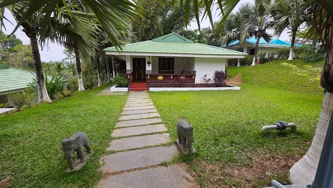 Perfect Blend of Hospitality, Entertainment & Comfort