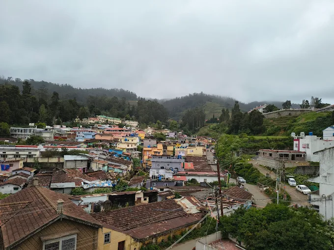 Hill View Rooms and Excellent Dining