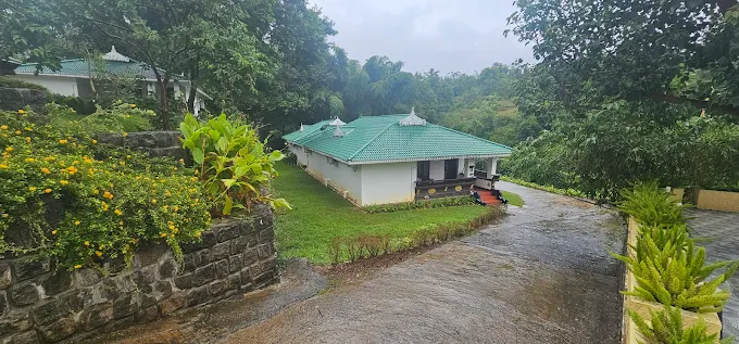 Peaceful Hill Retreat with Scenic Surroundings