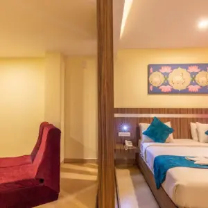 Guest hospitality and reception at Vinayaga Inn by Poppys Ooty